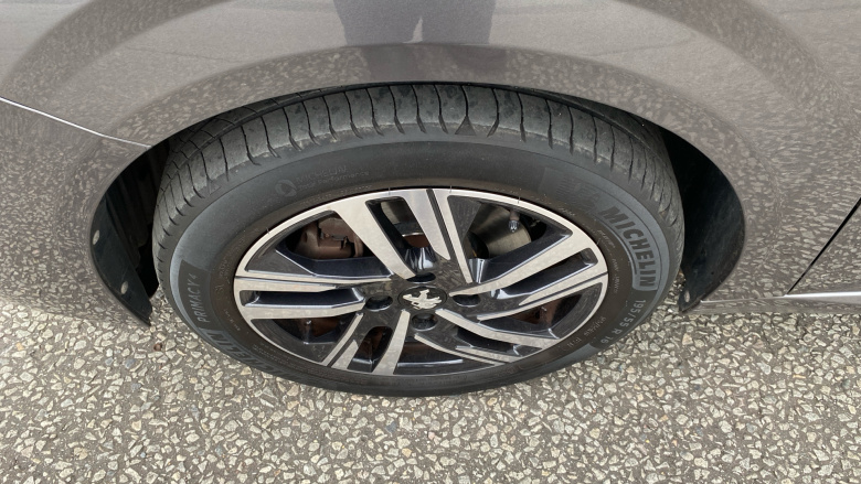 Peugeot 208 1.2 PureTech 100 Allure Premium + 5dr Petrol Hatchback